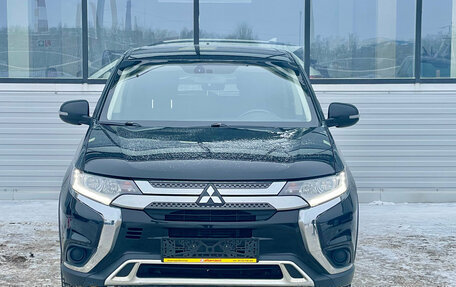 Mitsubishi Outlander III рестайлинг 3, 2019 год, 2 099 000 рублей, 8 фотография
