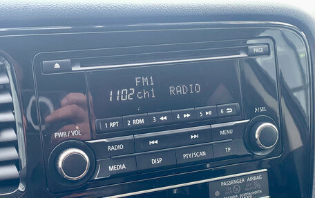 Mitsubishi Outlander III рестайлинг 3, 2019 год, 2 099 000 рублей, 14 фотография