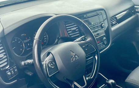 Mitsubishi Outlander III рестайлинг 3, 2019 год, 2 099 000 рублей, 9 фотография