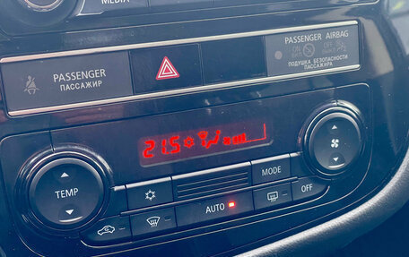 Mitsubishi Outlander III рестайлинг 3, 2019 год, 2 099 000 рублей, 15 фотография