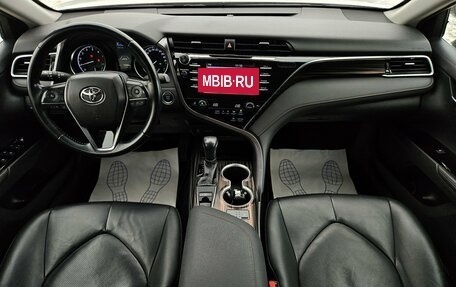 Toyota Camry, 2019 год, 2 890 000 рублей, 8 фотография