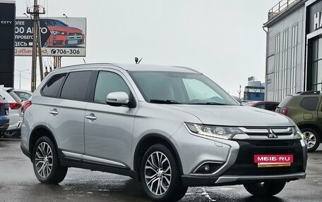 Mitsubishi Outlander III рестайлинг 3, 2015 год, 1 490 000 рублей, 3 фотография