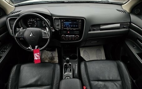 Mitsubishi Outlander III рестайлинг 3, 2015 год, 1 490 000 рублей, 8 фотография