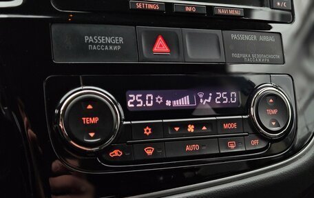 Mitsubishi Outlander III рестайлинг 3, 2015 год, 1 490 000 рублей, 18 фотография