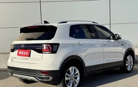 Volkswagen T-Cross I, 2023 год, 1 593 000 рублей, 6 фотография