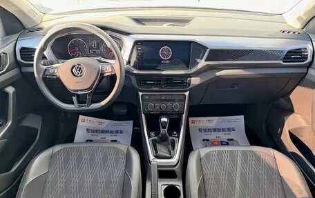 Volkswagen T-Cross I, 2023 год, 1 593 000 рублей, 11 фотография