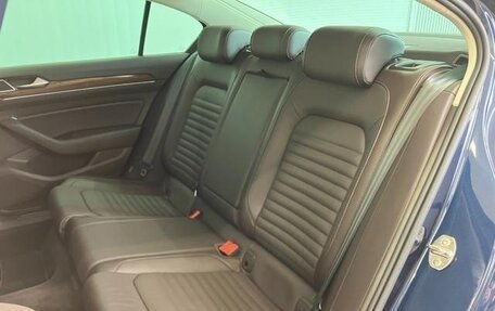 Volkswagen Passat B8 рестайлинг, 2015 год, 1 220 000 рублей, 13 фотография