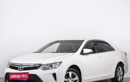 Toyota Camry, 2017 год, 1 989 000 рублей, 2 фотография