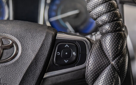 Toyota Camry, 2017 год, 1 989 000 рублей, 12 фотография