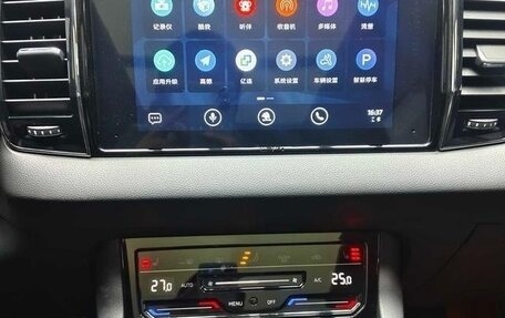 Skoda Karoq I, 2022 год, 1 730 000 рублей, 8 фотография