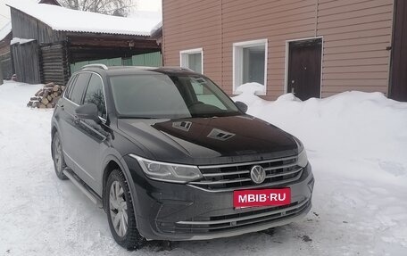 Volkswagen Tiguan II, 2021 год, 3 650 000 рублей, 3 фотография