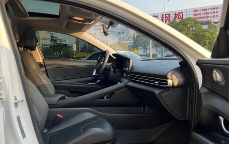 Hyundai Elantra, 2024 год, 1 842 000 рублей, 17 фотография