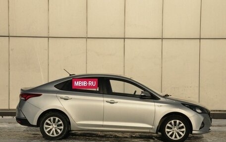 Hyundai Solaris II рестайлинг, 2021 год, 1 700 000 рублей, 5 фотография