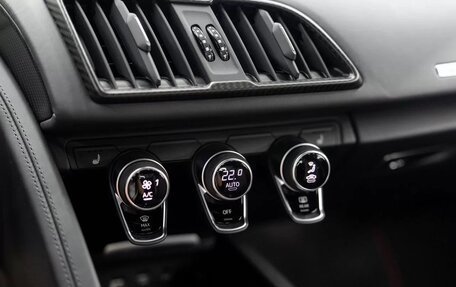 Audi R8, 2016 год, 12 880 000 рублей, 26 фотография