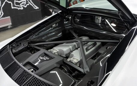 Audi R8, 2016 год, 12 880 000 рублей, 38 фотография