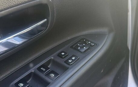 Mitsubishi Outlander III рестайлинг 3, 2015 год, 1 640 000 рублей, 8 фотография