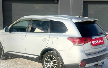 Mitsubishi Outlander III рестайлинг 3, 2015 год, 1 640 000 рублей, 4 фотография