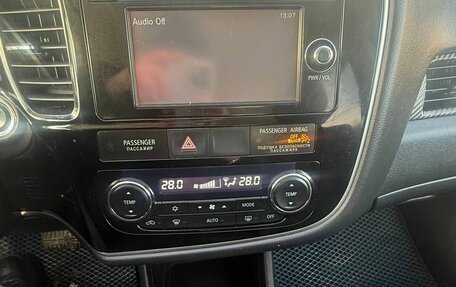 Mitsubishi Outlander III рестайлинг 3, 2015 год, 1 640 000 рублей, 21 фотография