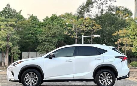 Lexus NX I, 2019 год, 3 100 000 рублей, 6 фотография