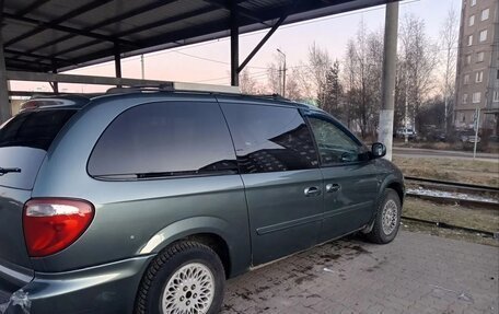 Chrysler Town & Country IV, 2004 год, 490 000 рублей, 2 фотография