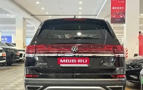 Volkswagen Teramont I, 2024 год, 5 200 009 рублей, 4 фотография