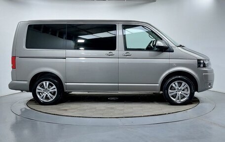 Volkswagen Caravelle T5, 2013 год, 2 299 000 рублей, 4 фотография