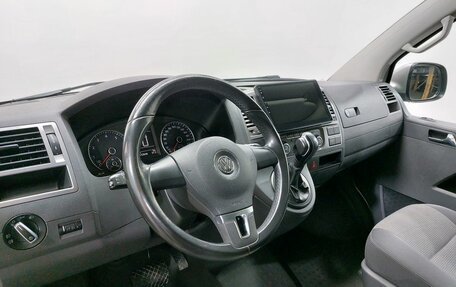 Volkswagen Caravelle T5, 2013 год, 2 299 000 рублей, 10 фотография