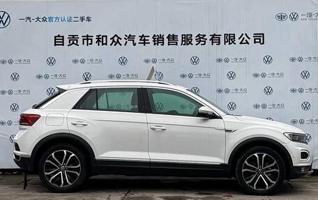 Volkswagen T-Roc I, 2023 год, 1 650 000 рублей, 5 фотография