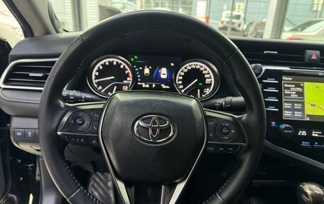 Toyota Camry, 2018 год, 2 780 000 рублей, 10 фотография