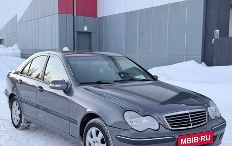 Mercedes-Benz C-Класс, 2004 год, 380 000 рублей, 4 фотография