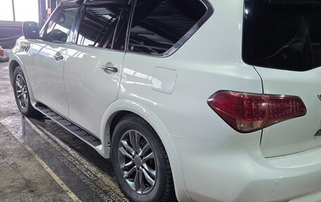 Infiniti QX56, 2013 год, 2 000 000 рублей, 2 фотография