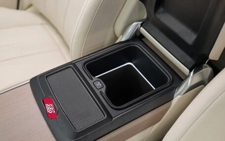 Land Rover Range Rover IV рестайлинг, 2025 год, 25 990 000 рублей, 16 фотография