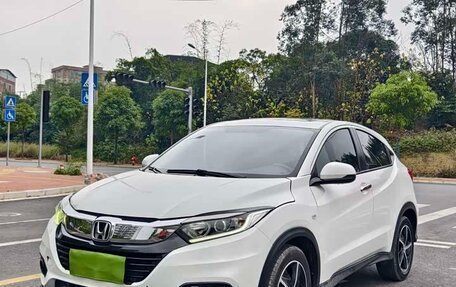 Honda Vezel, 2022 год, 1 330 000 рублей, 2 фотография