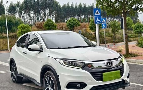 Honda Vezel, 2022 год, 1 330 000 рублей, 3 фотография