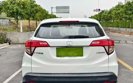 Honda Vezel, 2022 год, 1 330 000 рублей, 7 фотография