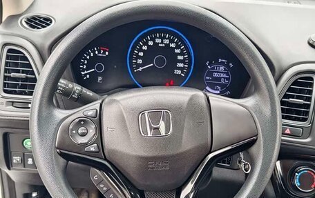 Honda Vezel, 2022 год, 1 330 000 рублей, 11 фотография