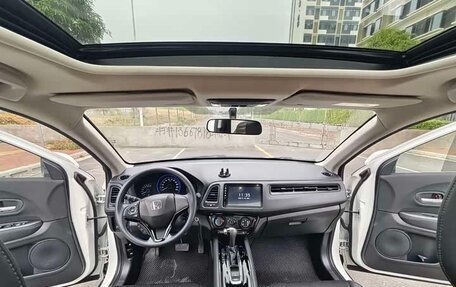 Honda Vezel, 2022 год, 1 330 000 рублей, 16 фотография