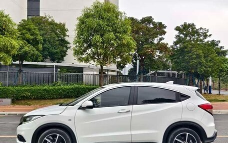 Honda Vezel, 2022 год, 1 330 000 рублей, 9 фотография