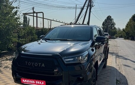 Toyota Hilux VIII, 2023 год, 7 200 000 рублей, 2 фотография