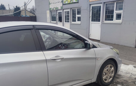 Hyundai Solaris II рестайлинг, 2014 год, 860 000 рублей, 1 фотография