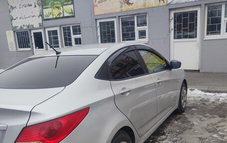 Hyundai Solaris II рестайлинг, 2014 год, 860 000 рублей, 7 фотография