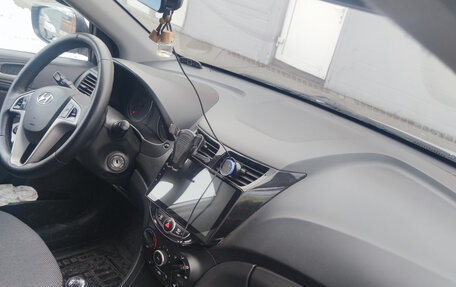 Hyundai Solaris II рестайлинг, 2014 год, 860 000 рублей, 12 фотография