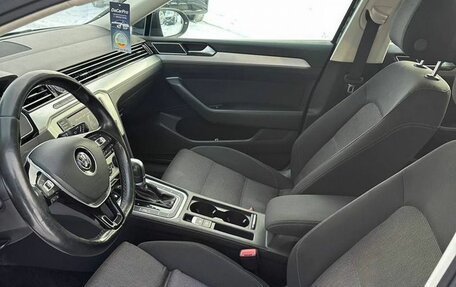 Volkswagen Passat B8 рестайлинг, 2017 год, 1 799 000 рублей, 9 фотография