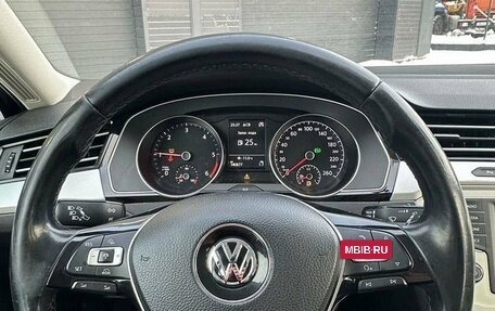 Volkswagen Passat B8 рестайлинг, 2017 год, 1 799 000 рублей, 12 фотография