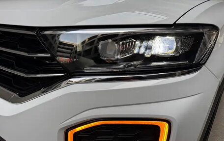 Volkswagen T-Roc I, 2023 год, 1 697 000 рублей, 4 фотография