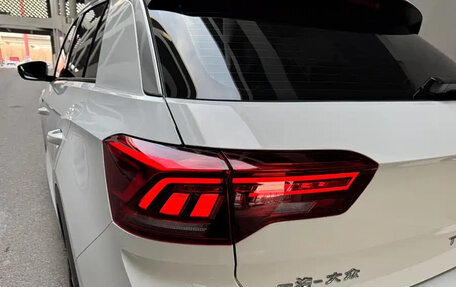 Volkswagen T-Roc I, 2023 год, 1 697 000 рублей, 8 фотография