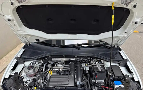 Volkswagen T-Roc I, 2023 год, 1 697 000 рублей, 9 фотография