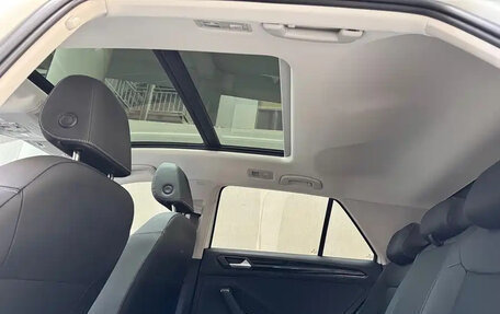 Volkswagen T-Roc I, 2023 год, 1 697 000 рублей, 17 фотография