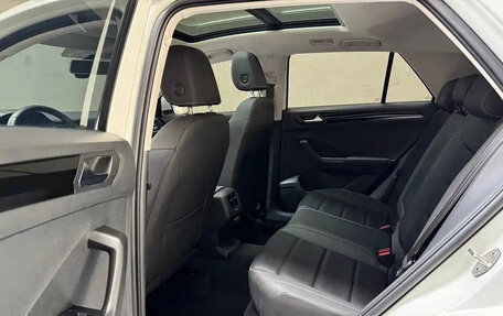 Volkswagen T-Roc I, 2023 год, 1 697 000 рублей, 18 фотография