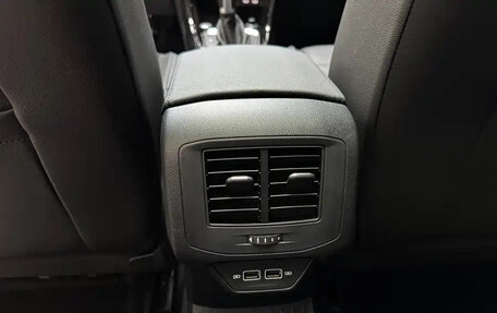 Volkswagen T-Roc I, 2023 год, 1 697 000 рублей, 22 фотография